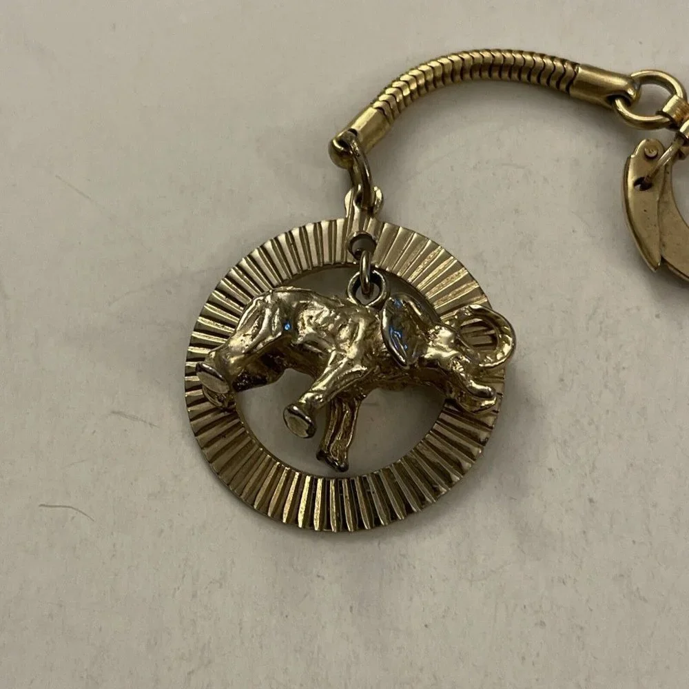 Vintage Gold Toned Elephant Keychain Round PB39G